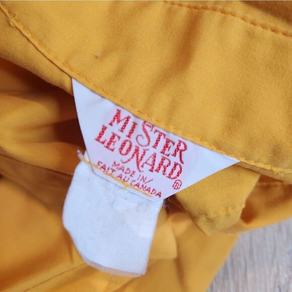 90s Cotton Oversize Mustard Yellow Button Up Shirt with 1 pocket - Picture 4 of 4